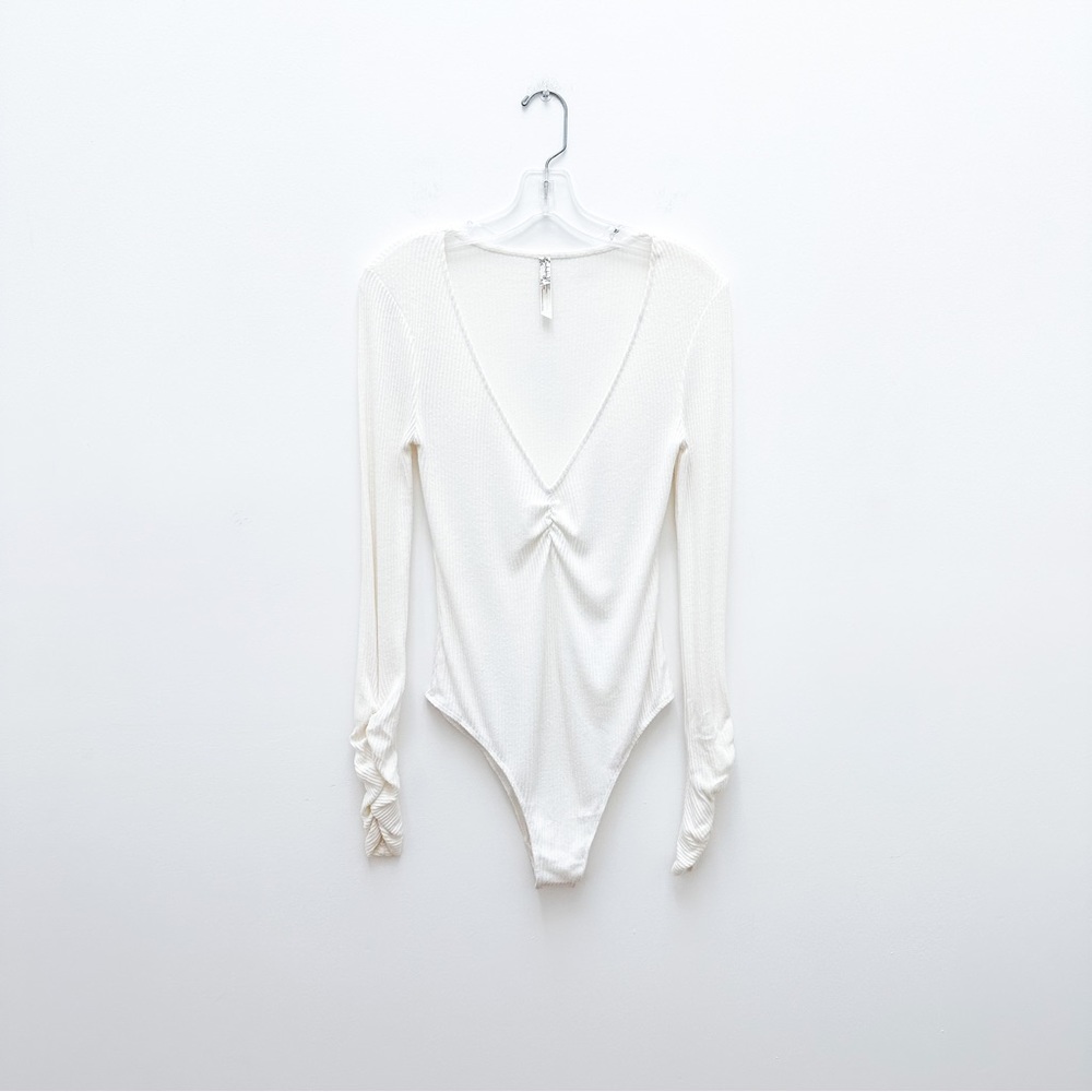 ‘Intimately’ Free People Ribbed Ruched Sleeve Bodysuit | Medium | Cream - Picture 8 of 8